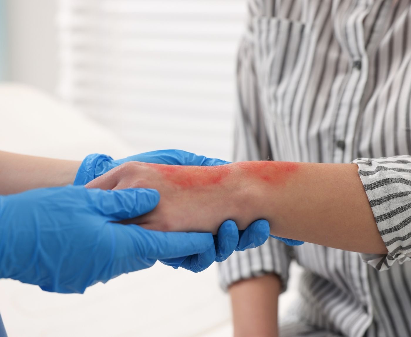 Herpes or Just Razor Burn? What That Bump Might Mean