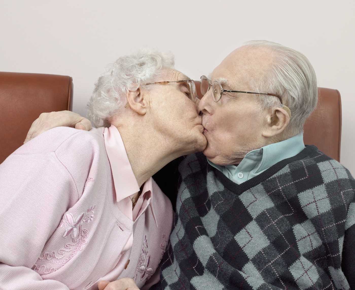 Is Kissing Risky? Oral Gonorrhea & Other Infections You Should Know